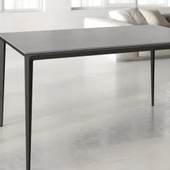 Mesa Vernon negra porcelánico